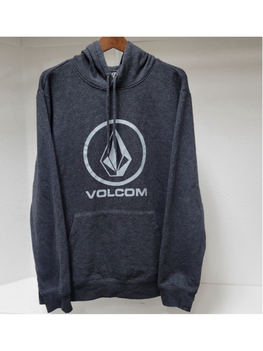 Volcom Men's Gray Pullover/Hoodie Long-Sleeves Drawstring Sweatshirt Size XL